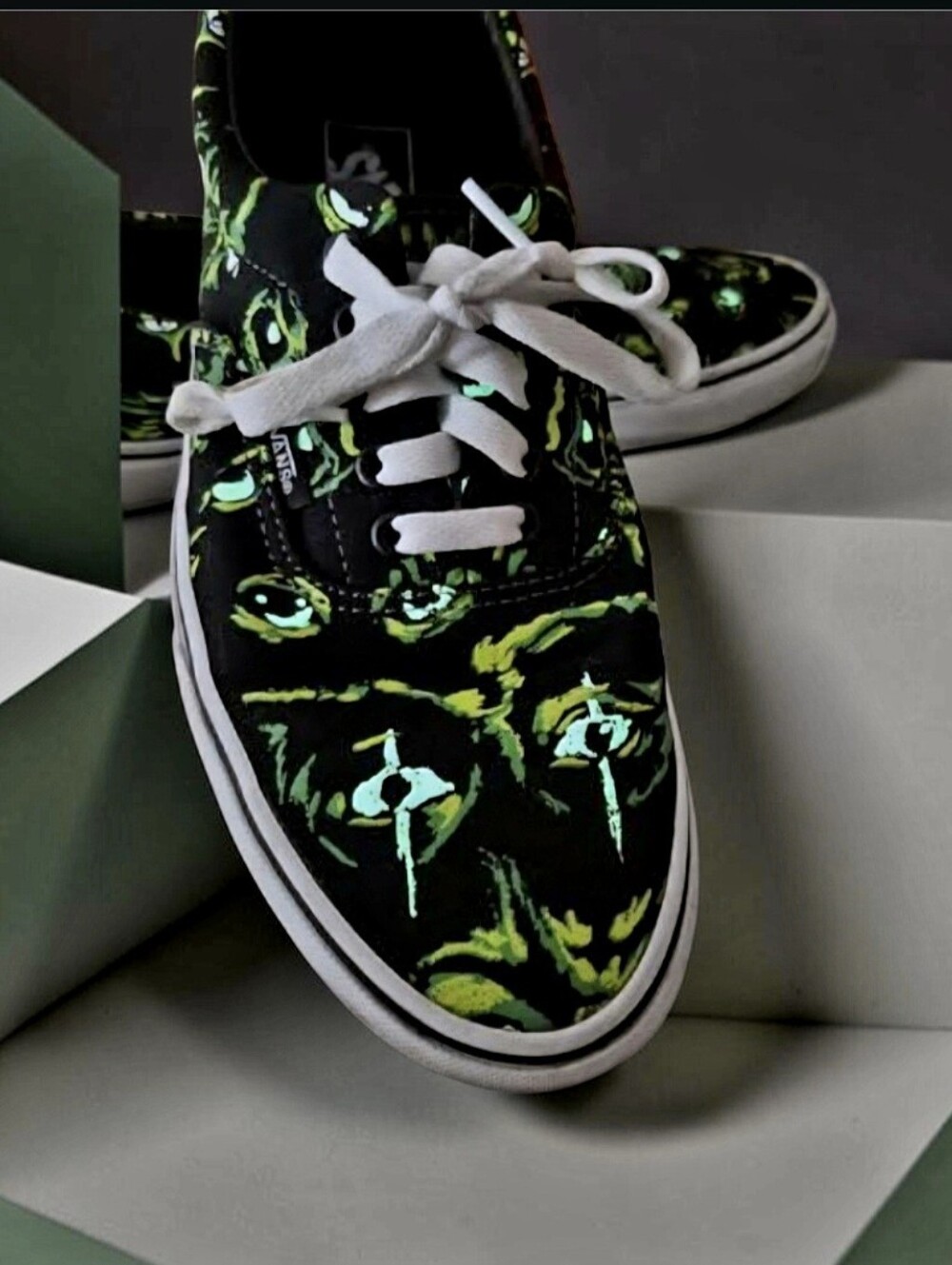 Glow In The Dark Vans Era Eyes Low Top Skate Shoes Women's 8 / Men's 6.5 NIB NWT